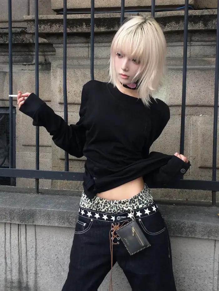 Genayooa gotické vintage tričko pre ženy s dlhými rukávmi gombík Y2k retro čierne grunge streetwear 2000s potlač