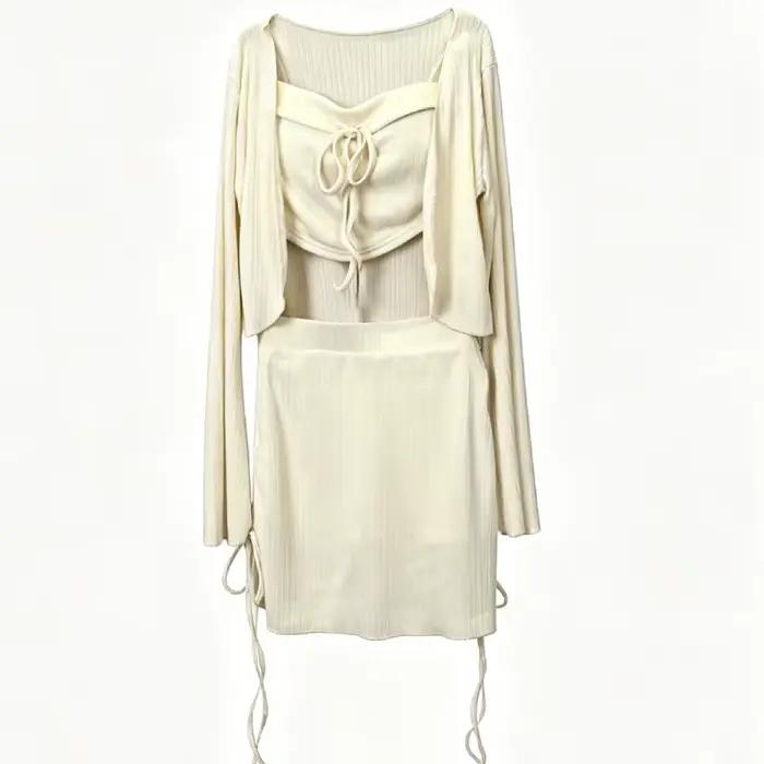 Ensemble trois pièces sexy coréen Dongdaemun, nouvelle arrivée, avec cardigan ouvert sans bretelles et mini-jupe pour femmes, vêtements décontractés d'été