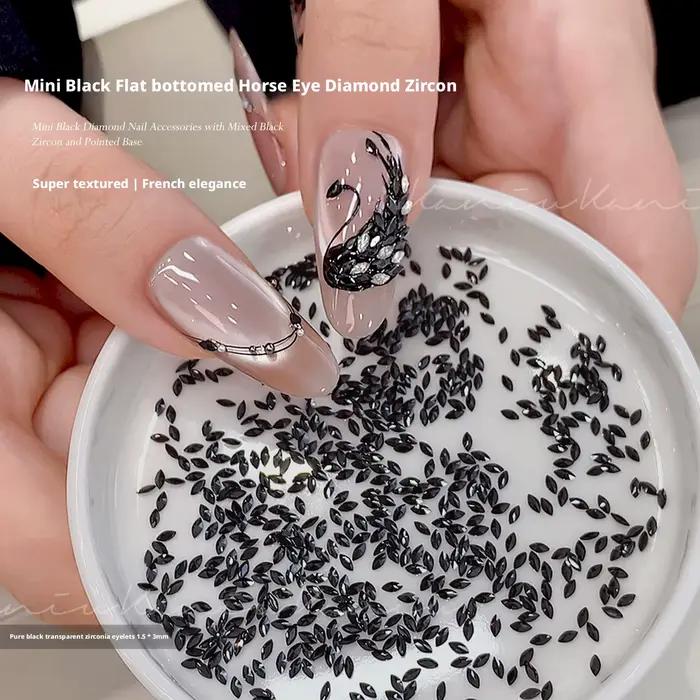 Strass en forme de larme d'argent pour nail art élégant et durable en kit combiné avec plusieurs pièces occasions spéciales transformations ongles professionnelles amateurs