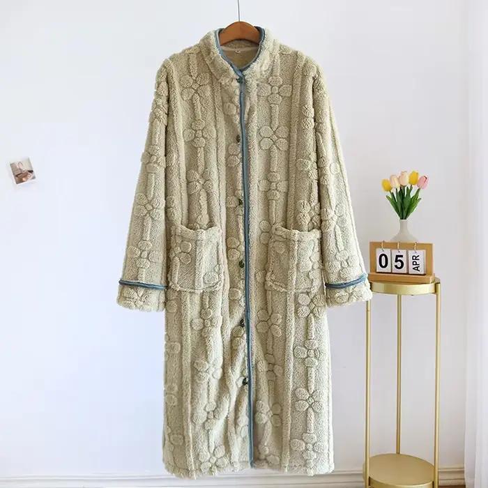 Chemise de nuit en flanelle pour femmes avec col roulé et motifs fleurs pour les nuits froides d'hiver occassions spéciales à offrir