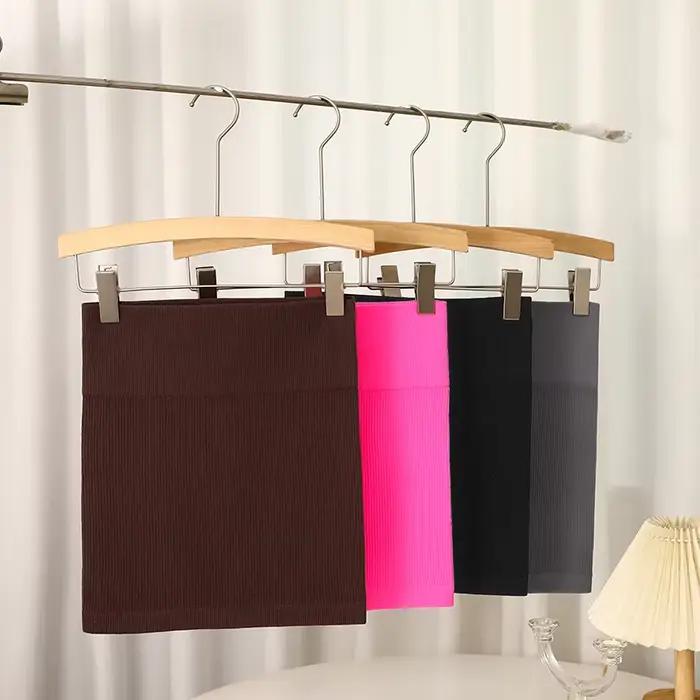 Elastická minisukňa s vysokým pásom pre obchodné ženy