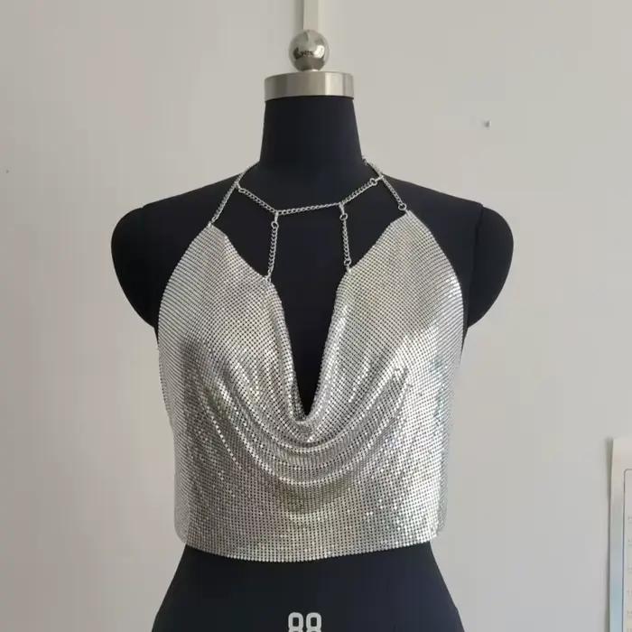 Dámsky crop top s odhaleným chrbtom