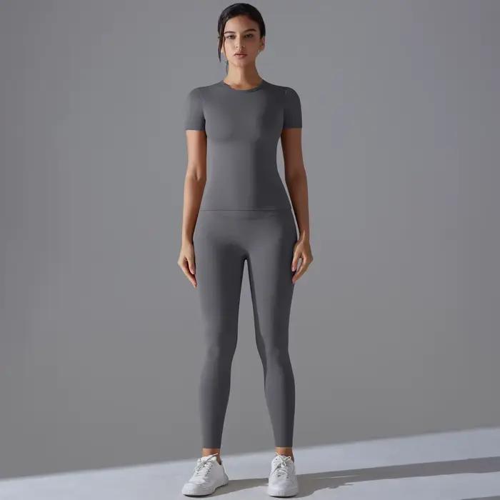 Combinaison sportive femme yoga fitness athleisure moderne élégante pour yoga et fitness