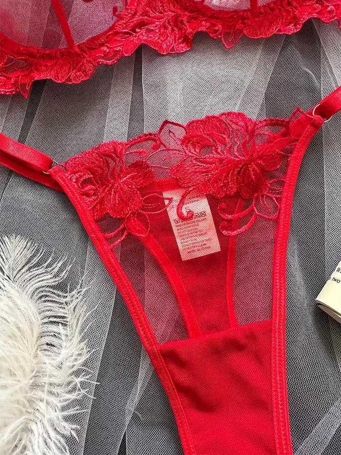 Sexy čipkovaná súprava s kvetinovou výšivkou