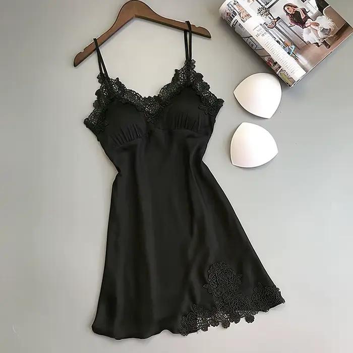 Dámska sexy saténová nočná košeľa s výstrihom do V a čipkou, veľkosti S-XL