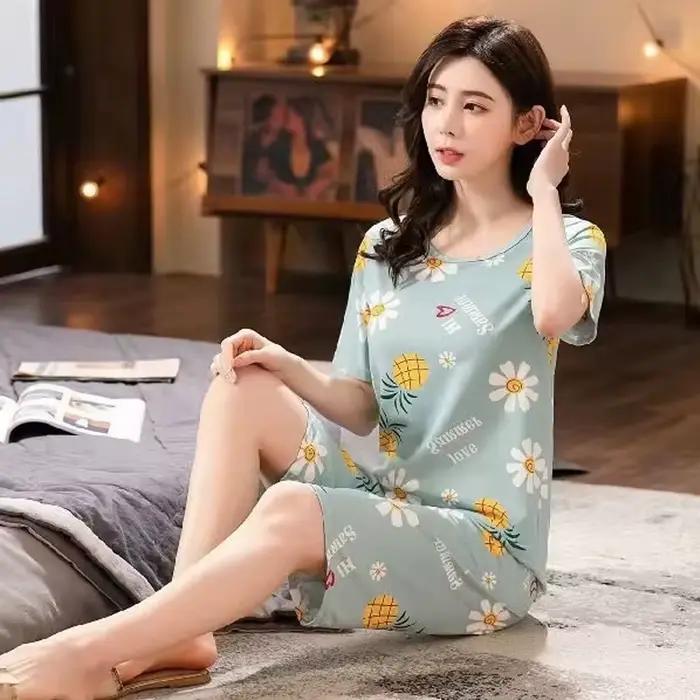 Pyjama féminin estival deux pièces avec dessins animés court manches pantalon mollet polyester élasthanne pour femmes occasions spéciales