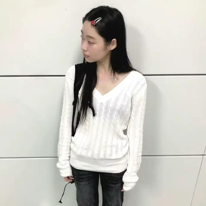 Karrram japonský Y2k V-výstrih biely sveter Vintage Harajuku tenký pletený