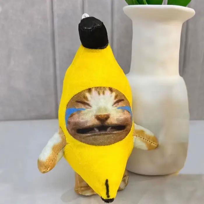 Prívesok bábika mačka banán 17 cm