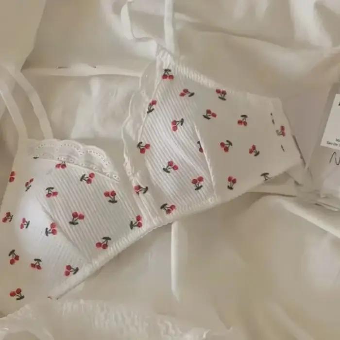 Soutien-gorge pour fille coréen simple en dentelle à imprimé cerise, sans couture, mignon, froncé, fin, respirant, sans armatures, élastique, confortable, lingerie