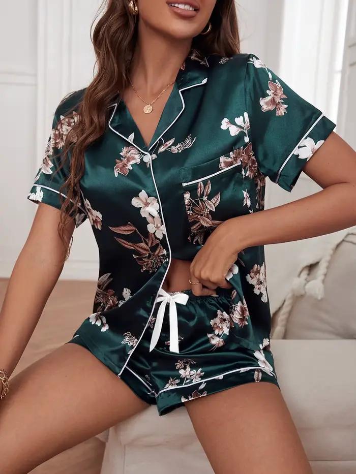 Pyjama pour femmes, ensemble de vêtements de détente imprimés floraux élégants, haut à manches courtes avec col à revers et boutons, short à taille élastique, ensemble de pyjama pour femmes