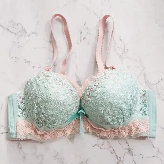 Bezšvová nastaviteľná push-up podprsenka pre ženy