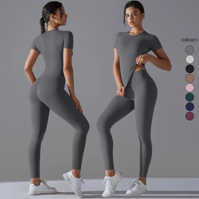 Combinaison sportive femme yoga fitness athleisure moderne élégante pour yoga et fitness