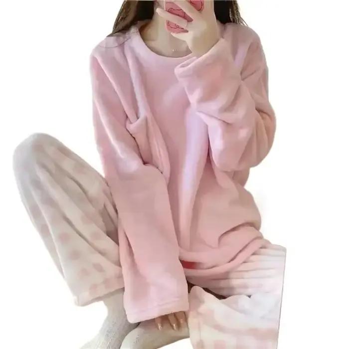 Ensemble de pyjama féminin doux et chaud en polaire pour femmes, haut uni et pantalon à carreaux, tenue d'intérieur pour l'hiver, confort et élégance pour les nuits froides