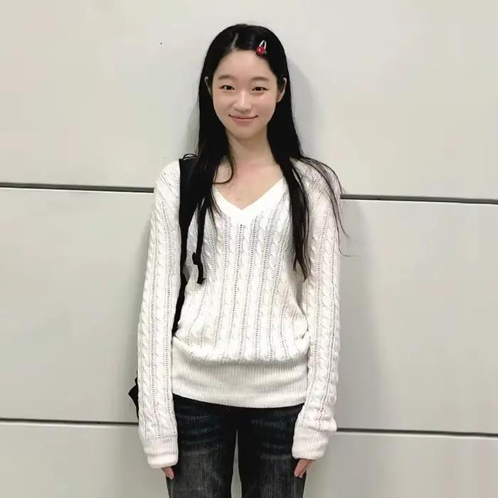 Karrram japonský Y2k V-výstrih biely sveter Vintage Harajuku tenký pletený