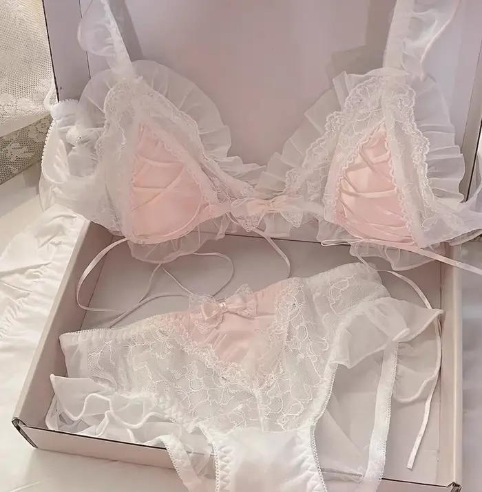 Lolita filles mince mignon dentelle petit soutien-gorge femmes Triangle tasse soutien-gorge Sexy sous-vêtements femmes ensemble Lingerie Sexy