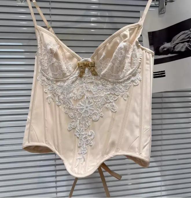 Corset Bustier en Dentelle pour Femme, Modèle Overbust avec Bonnets, à Lacets et Baleiné, Hauts Sculptants de Qualité, Gaine Amincissante pour la Taille, Idéal pour Mariage et Soirée