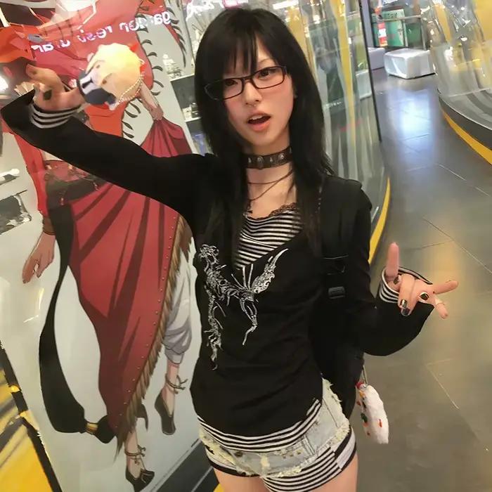Karrram japonský Y2k falošný dvojdielny top Trashy 2000s tetovanie potlačené tričko Grunge estetické Patchwork tričká gotické Vintage