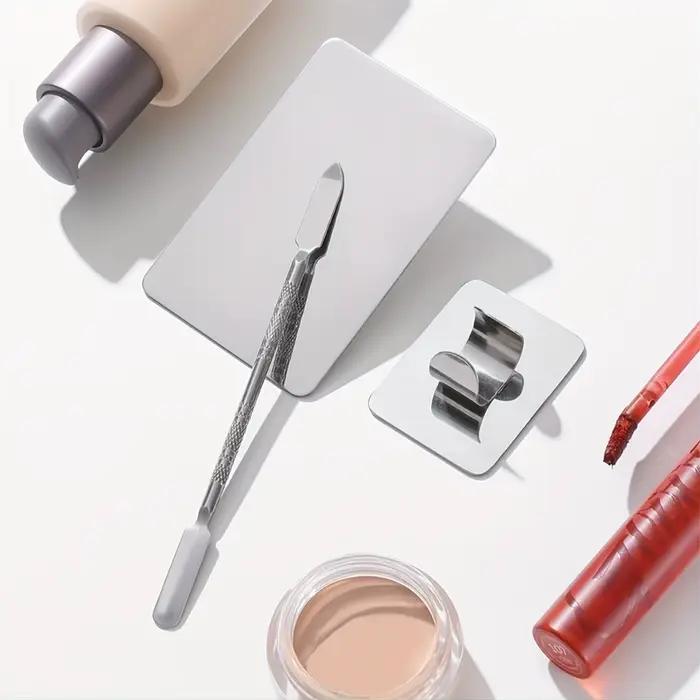 Makeup Mixing Palette s kovovou špachtličkou na podkladovú bázu