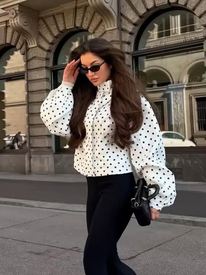 Dámska bomber bunda s bodkami