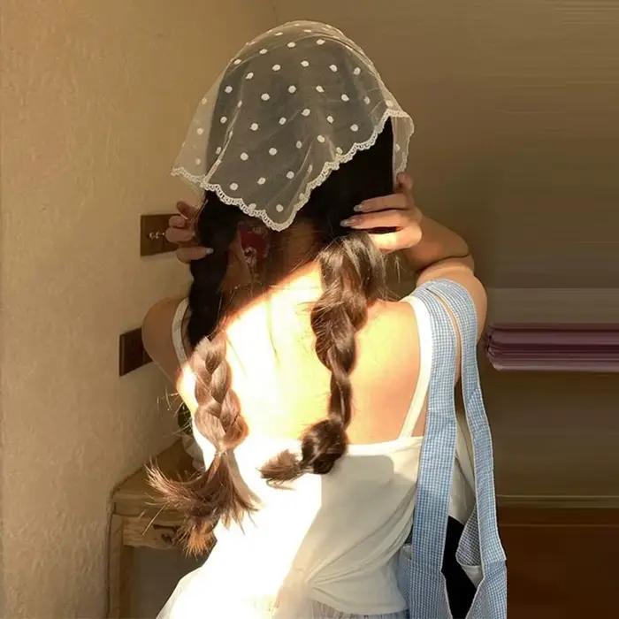 Čipkovaný trojuholníkový šál pre ženy