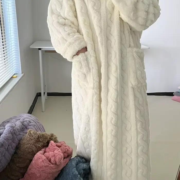 Chemise de nuit en velours corail pour femme hiver douceur élégance ajustée confort à offrir occasions spéciales