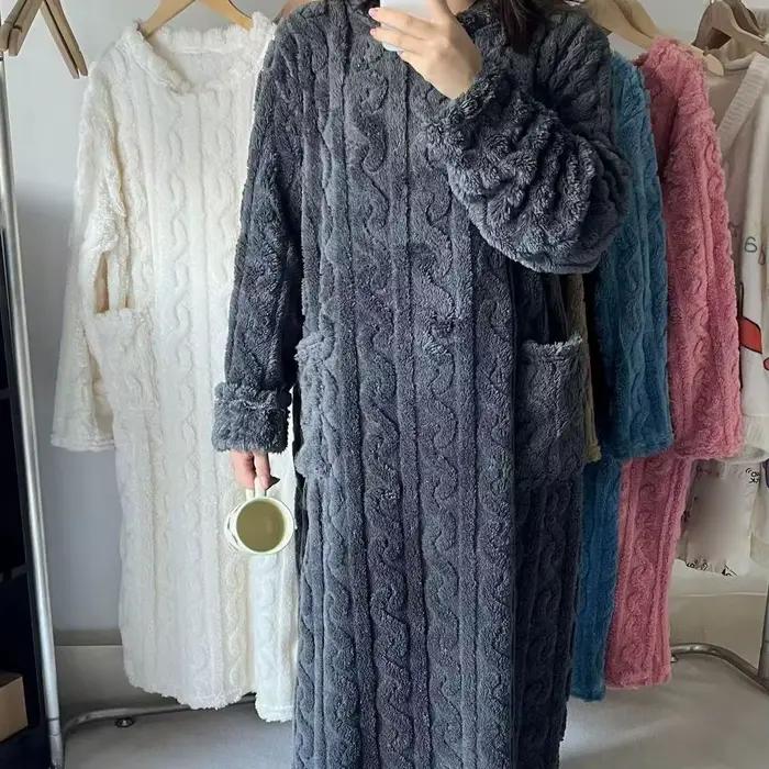 Chemise de nuit en velours corail pour femme hiver douceur élégance ajustée confort à offrir occasions spéciales