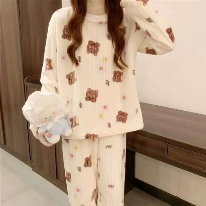 Pyjamas féminins en velours corail douillets pour automne et hiver à offrir pour femmes et étudiantes occassions spéciales
