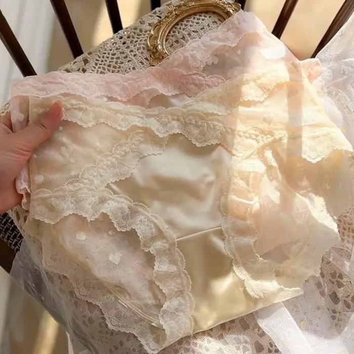 Culottes en satin de soie transparentes à taille basse avec dentelle florale et motif cœur pour femme