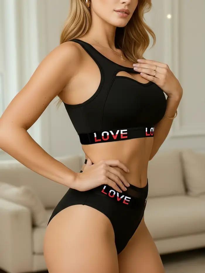 Dámska čierna spodná bielizeň s potlačou LOVE – Bralette s vykrojeným plaveckým chrbtom a nohavičky s vysokým pásom zo