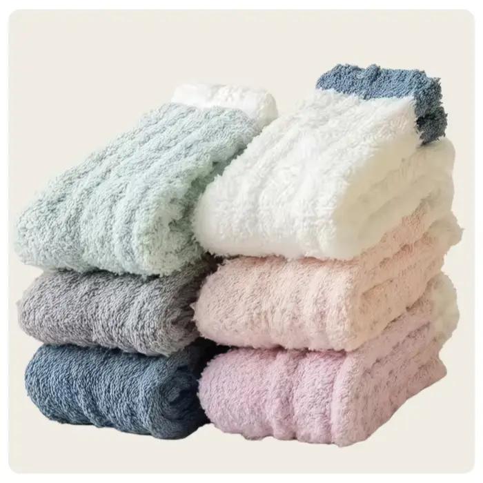 7 paires de chaussettes de sommeil chaudes et colorées pour femmes, adaptées à l'automne et à l'hiver, épaisses pour la chaleur et la résistance aux chutes, pour un usage domestique